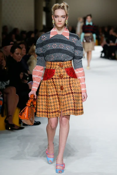 Look 5